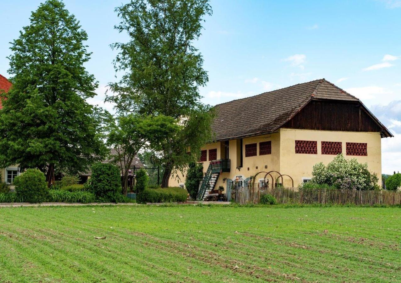 Gutshof Bartl 1 Apartment Klagenfurt am Woerthersee Exterior foto