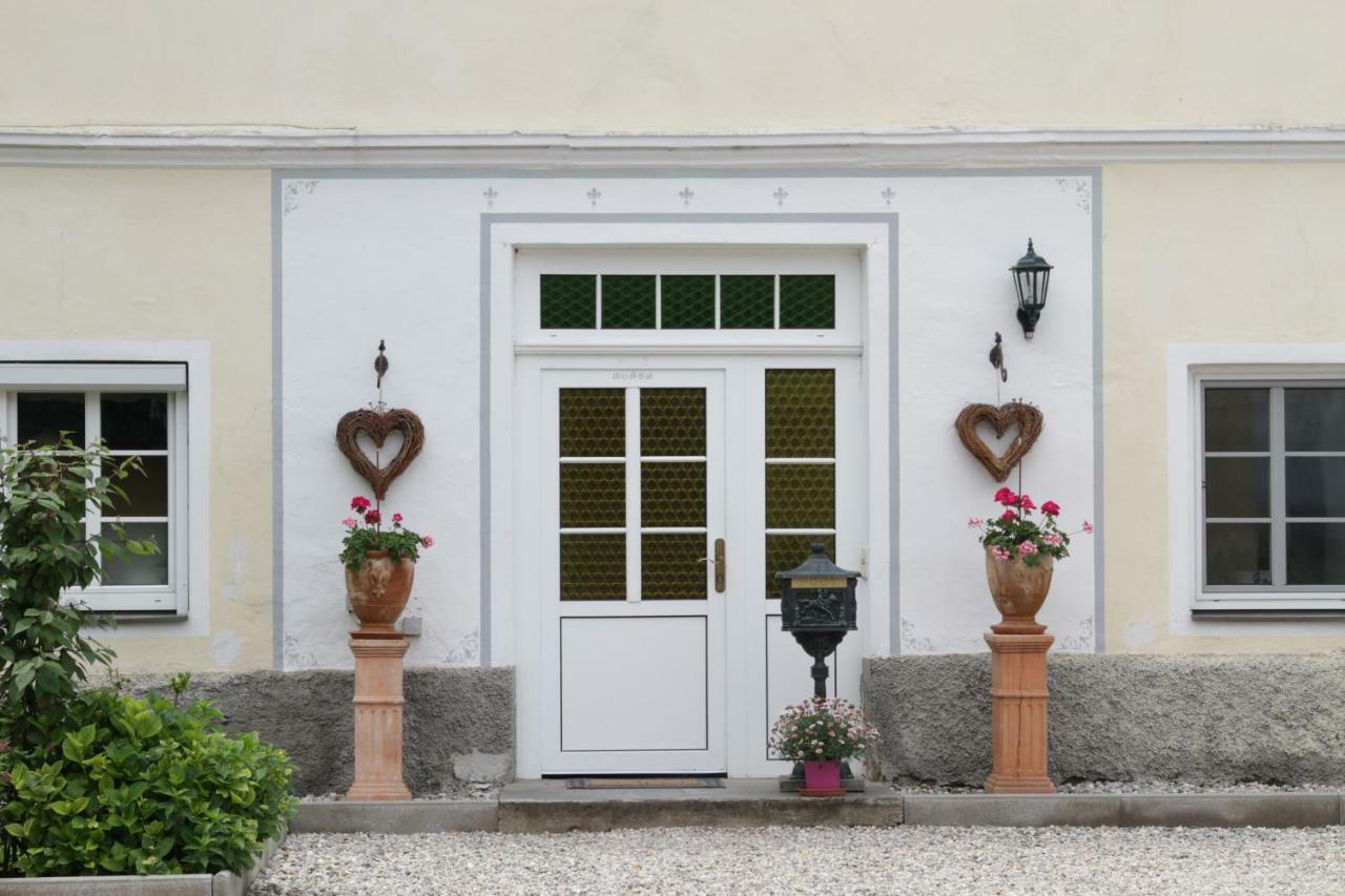 Gutshof Bartl 1 Apartment Klagenfurt am Woerthersee Exterior foto