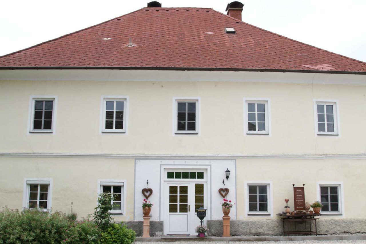 Gutshof Bartl 1 Apartment Klagenfurt am Woerthersee Exterior foto
